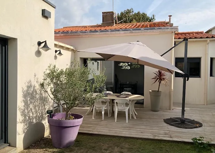 Maison Rénovée Avec Jardin Et Terrasse Au Cœur De La Chaume, Proche Plage, Wifi - Fr-1-92-944 * Les Sables-dʼOlonne