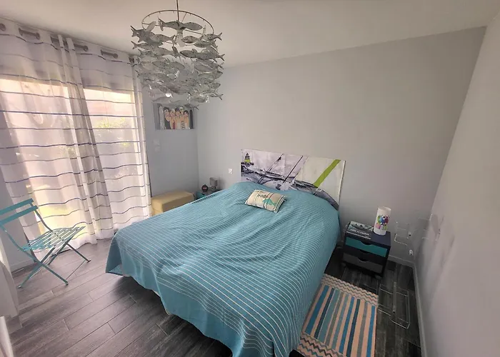 度假居 Maison Renovee Avec Jardin Et Terrasse Au Coeur De La Chaume, Proche Plage, Wifi - Fr-1-92-944 *